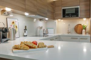 Starhost Residences - Spacious 1-bedroom Apartment with Balcony