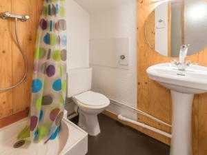 Appartement fonctionnel proche pistes, balcon vue vallée, 67 personnes - FR-1-181-2511