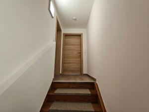 New, cozy retreat, 300 m to ski bus in Schladming Region