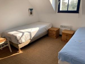 Maisons de vacances Belle maison a 600m de la mer, jardin, terrasse et tout confort a Bangor - FR-1-418-228 : photos des chambres