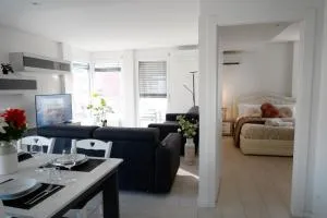 Lakeside Attic - Paradiso