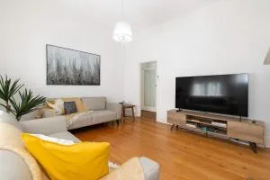 Charming 3br Sandstone Haven - Campbelltown