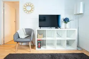 Compact Charm - Plympton