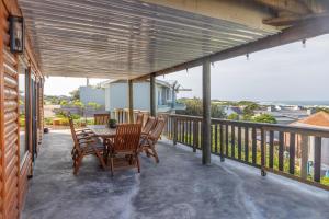 Upmarket Sea View Apartment