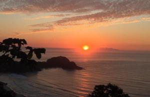 Villa in the middle of the Atlantic Forest in private condo