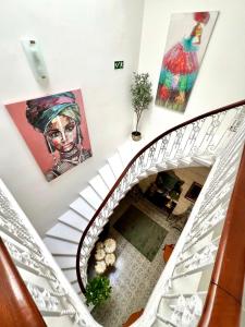 Stylish Boutique Duplex Apartment Home - Green - 2 Large Double Bedrooms with Ensuite Bathrooms