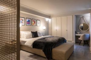 Junior Suite room in Oniro City