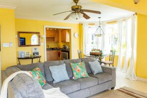 Columbus Heights Hideaway -Stunning Oceanview Condo