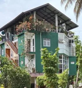 Indunil G and R - Hidellena