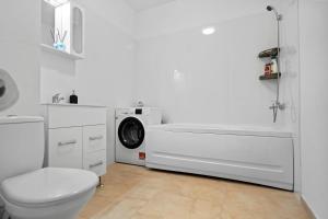 High-end Apartment with Panoramic View, Parking & Pool