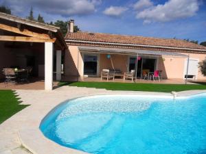 Villas Belle villa piscine campagne au calme : photos des chambres