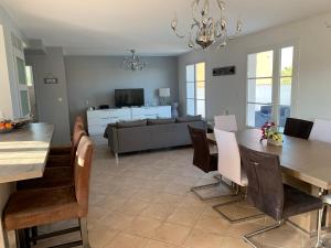 Maisons de vacances Cetanou villa 4 etoiles piscine et climatisation au calme : photos des chambres