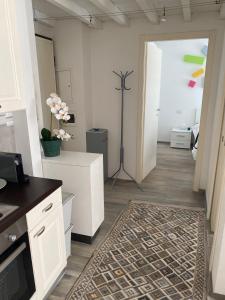 VFH Argonne Trendy Apartment by the Park