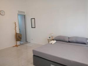 Room 420, Twin Hearts 1, Pueblo de Panay