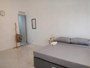 Room 420, Twin Hearts 1, Pueblo de Panay - Carles