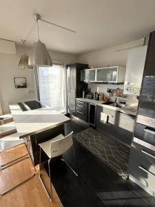 Apparemment spacieux, lumineux avec vue sur Paris