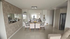 Beto carreiro praia , res madri405