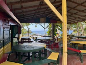 3Dives Cliffside Rooms