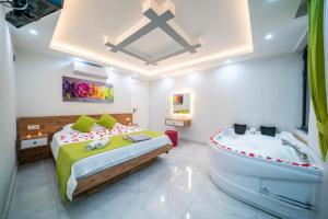 KaşKalkan Deniz manzaralı Havuzlu Bahçeli Villa