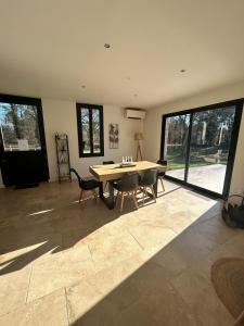 Maisons de vacances Maison dans les bois : photos des chambres