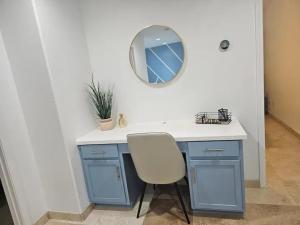 Resort style Retreat ! New Pool , Spa and Game room