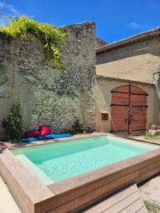 Maison provençale, piscine, calme et Lubéron