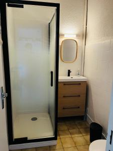 Maisons de vacances Anisades, Maison cosy avec jardin 5 min plage : photos des chambres