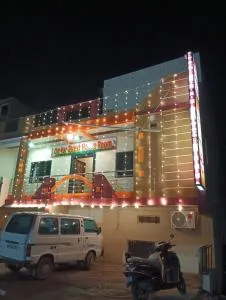 OMKARA GUEST HOUSe - Daulatābād