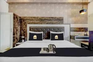 Super Townhouse OAK Hind Palace Near Gomti Riverfront Park - Sītāpur