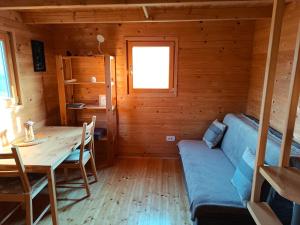 Jelenova lesena hiška 