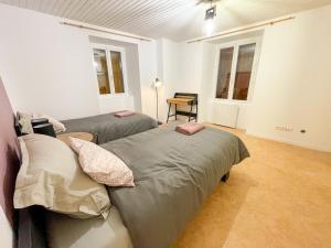 Maisons de vacances Meygal Color - WiFi - 3 etoiles - 20min du Puy : Maison 2 Chambres