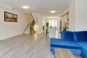 House in Whitby - Ейджакс