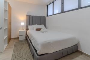 Margo 306- Luxe, Elegant & Cozy Condo- City Center