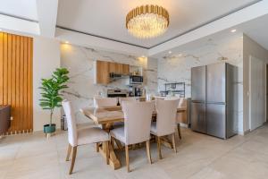 Margo 306- Luxe, Elegant & Cozy Condo- City Center