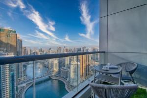 Waterfront 1BR - Marina Views - Walk to Beach & Mall - 4hvězdičkové hotely ve městě Dubaj