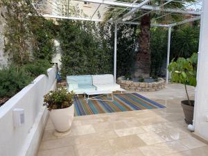 Charming sea view villa with pool