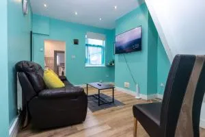 2Bed Mid Terrace Close To Station - 莱姆河下游的纽卡尔斯