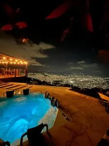 LP Finca la Pergola, Naturaleza con Lujo y una increíble vista a todo Medellín - Palmitas