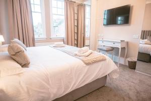 St Michaels Town House - Elegant and Large Holiday Home in the Heart of Gloucester