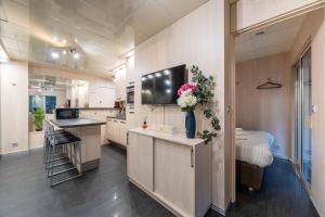 Ciel d Azur avec terrasse en plein centre près de la Croisette