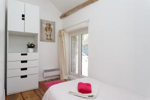 Maisons d'hotes LE GARDEN LODGE - RANDO ESCALADE - Seminaires - Sejour en Famille - Jardin - Parking - Wifi ! OFFRE SPECIALE : photos des chambres