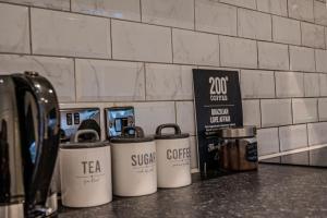 4br-sleeps8-privategarden-freeparking