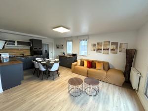 Rooftop duplex 2 steps from Paris