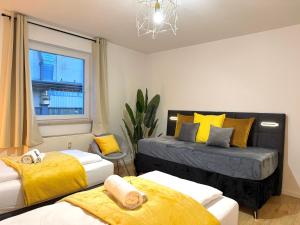 YAYstay - "Lux" I 65m2 I Bahnhof I Balkon I TV I Kaffee I Waschmaschine I Trockner