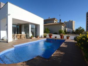 Villa Ponent in Costa Brava with three rooms