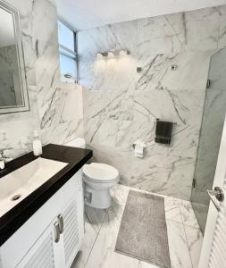 Spacious apartment in Manzanillo right on the beach