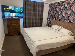 Superking bedroom near James cook hospital - Middlesbrough