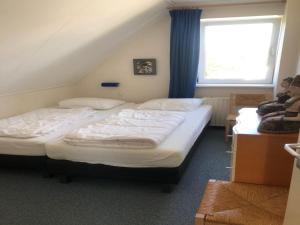 Holiday home for 6 guests near sea