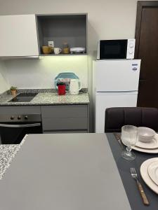 DEPARTAMENTO IMPECABLE A PASOS DeL SHOPPING DEL SOL