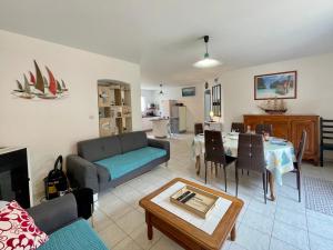 Maisons de vacances Maison familiale 3 chambres avec jardin a 400m de la plage, acces WIFI - FR-1-231-333 : photos des chambres